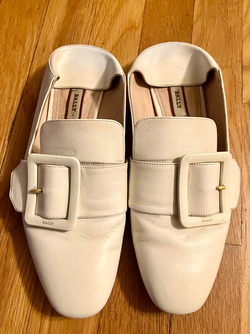 Bally Janelle Off-White Leather Buckle Loafers Size 36.5